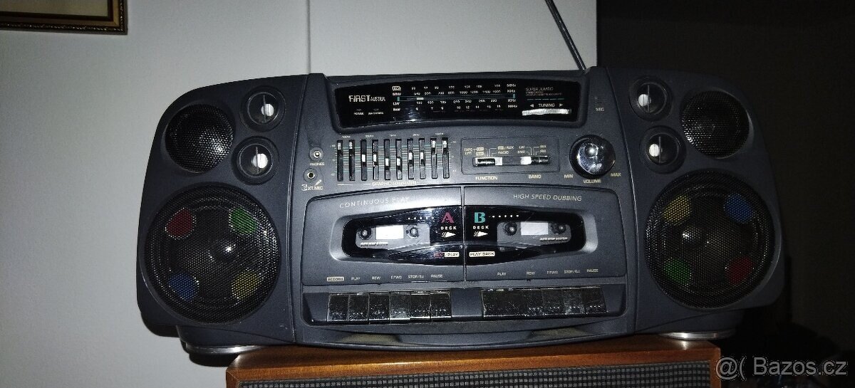 Radiomagnetofon First s barevnou hudbou - 2