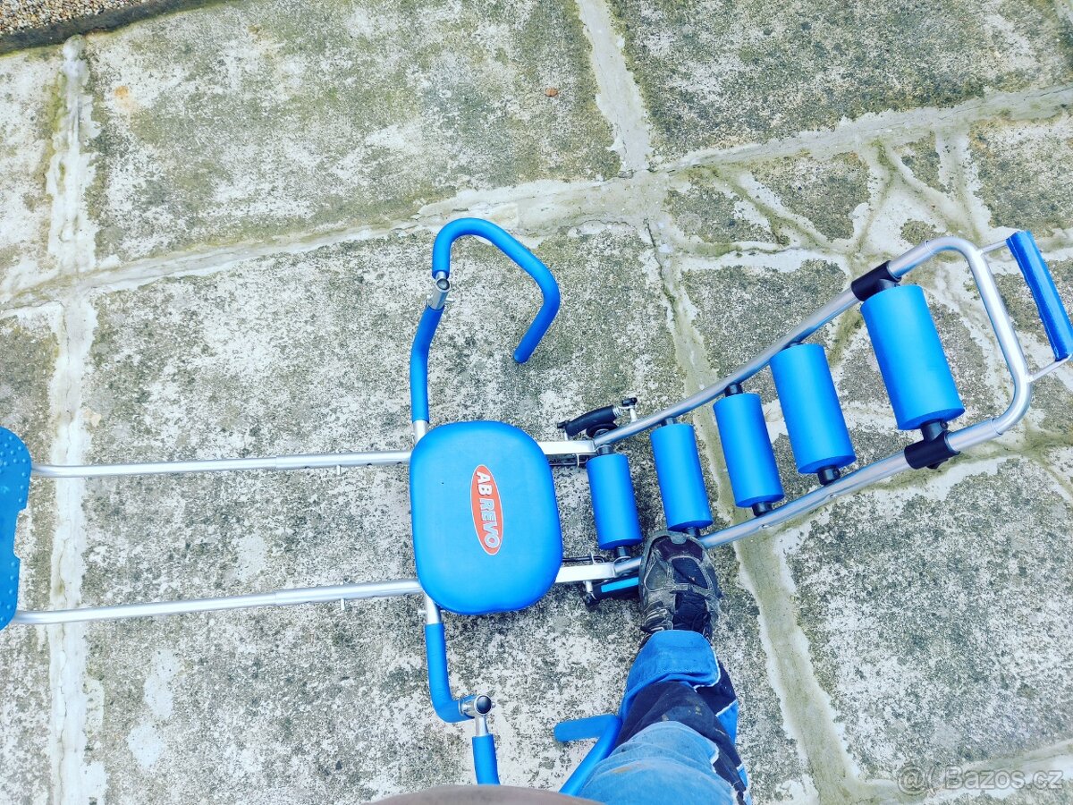 Posilovací a masážní stroj AB - 2