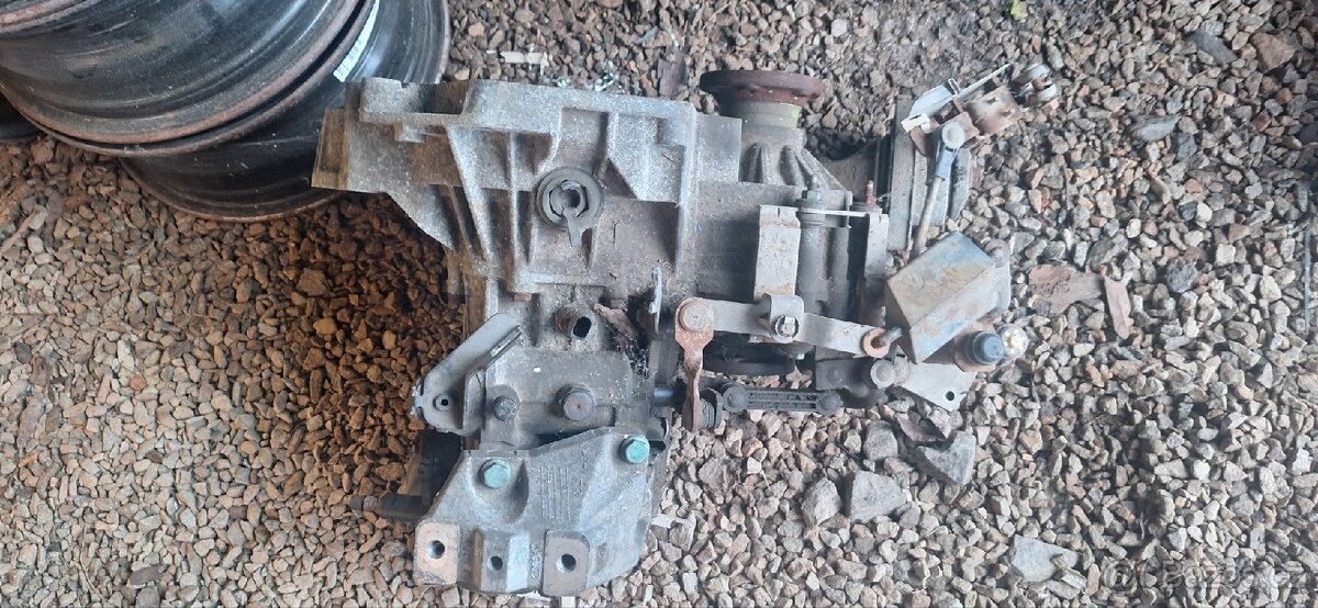 Zbylé díly golf 4 - 2