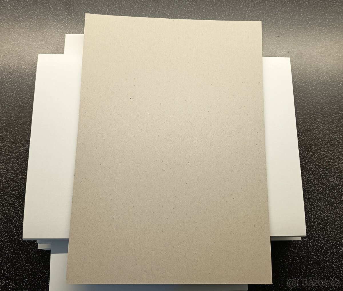 Papír tvrdý A4 - 2