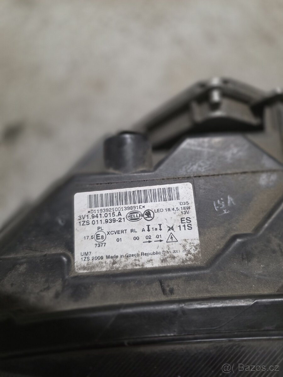 Světlo predni škoda superb 3 - 2