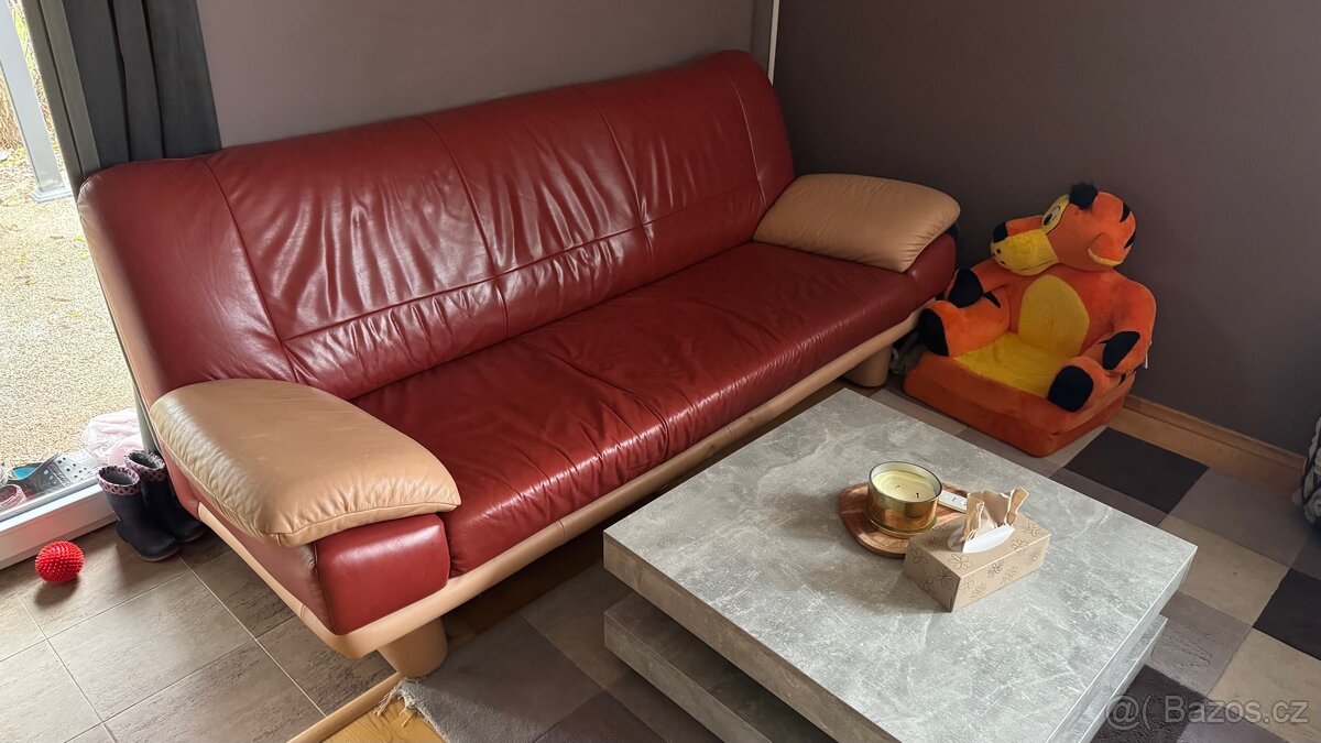 Kožený červený gauč - 2