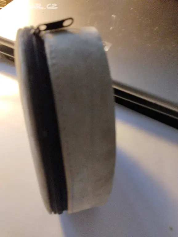 Šedá sametová šperkovnice ve tvaru srdce - 2