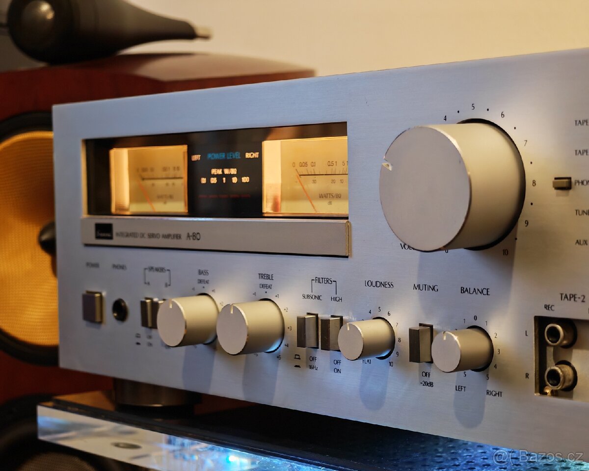 Zesilovač SANSUI - 2