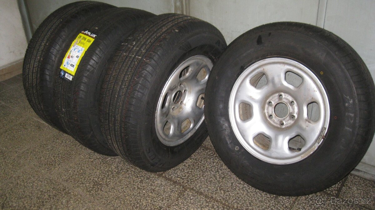kompletní kola 235/70r16 - 2