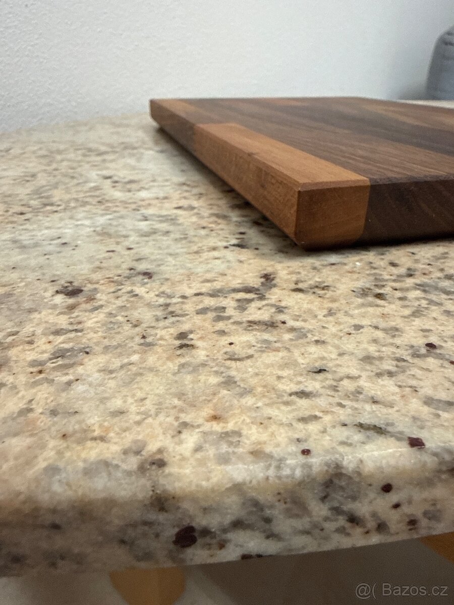 Prodám luxusní ořechové krájecí prkýnko - 2