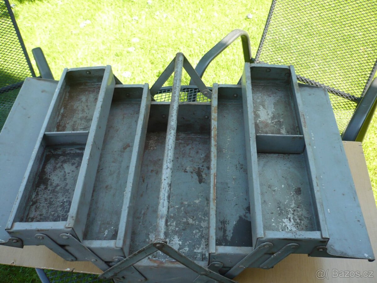 plechová rozkládací bedna na nářadí - 2