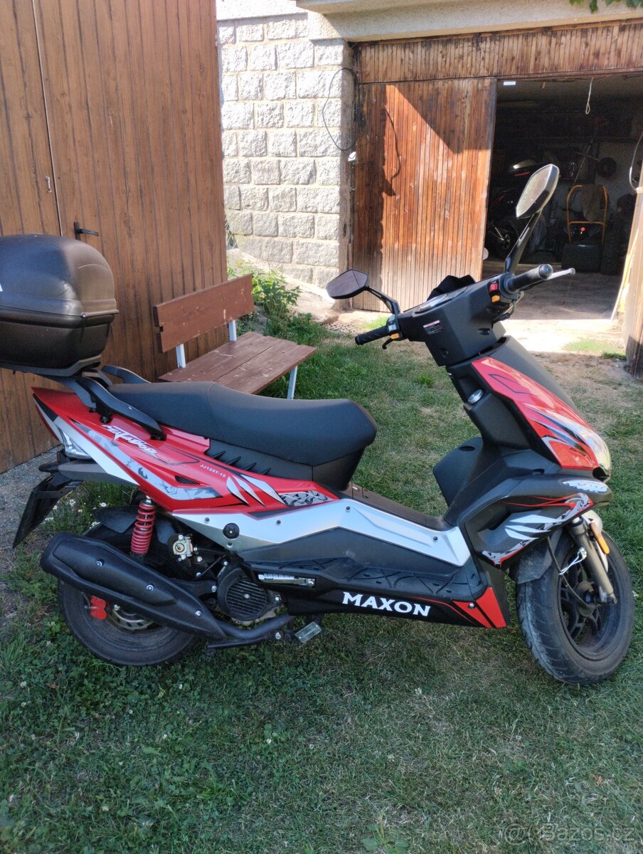 Skútr maxon 125ccm - 2