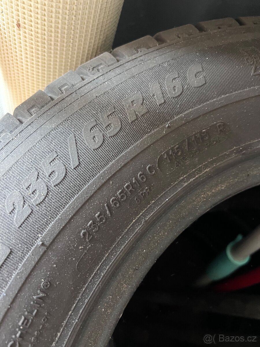 Pneu Michelin 235/65 R16C - 2