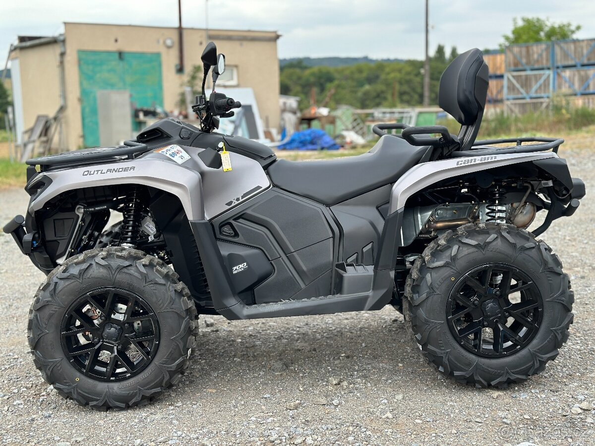 Can-am Outlander Max 700 XT T3b - AKCE