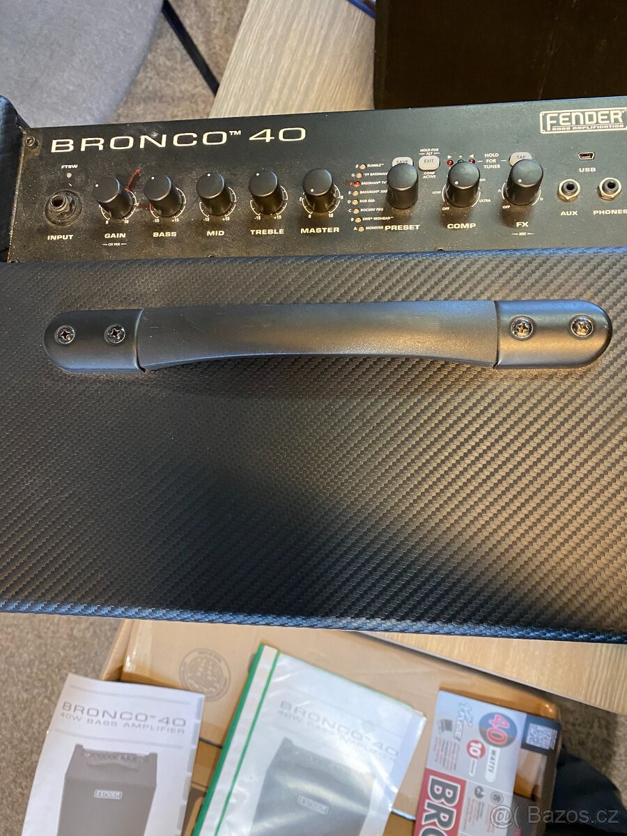 FENDER BRONCO 40 BASOVÉ MODELINGOVÉ KOMBO - 2