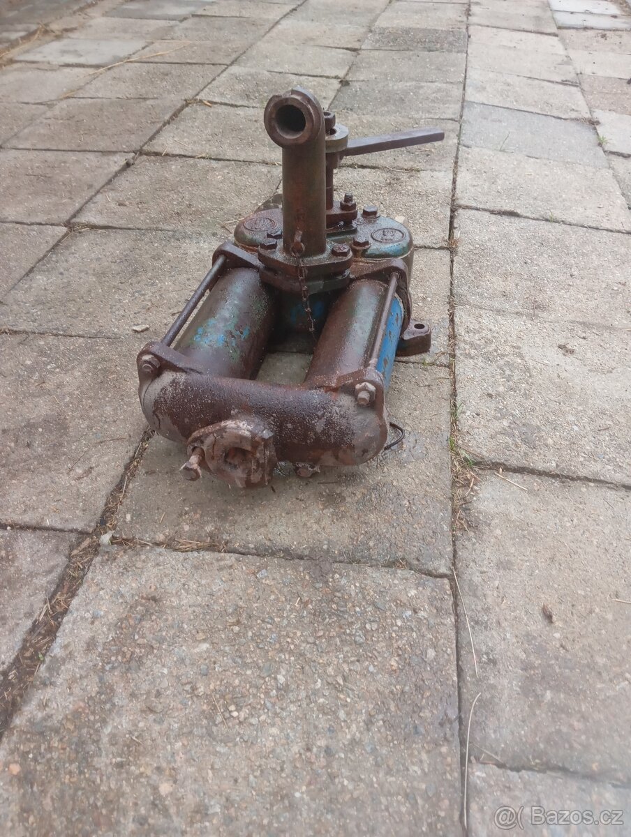 Ruční pumpa Lila 75 - 2