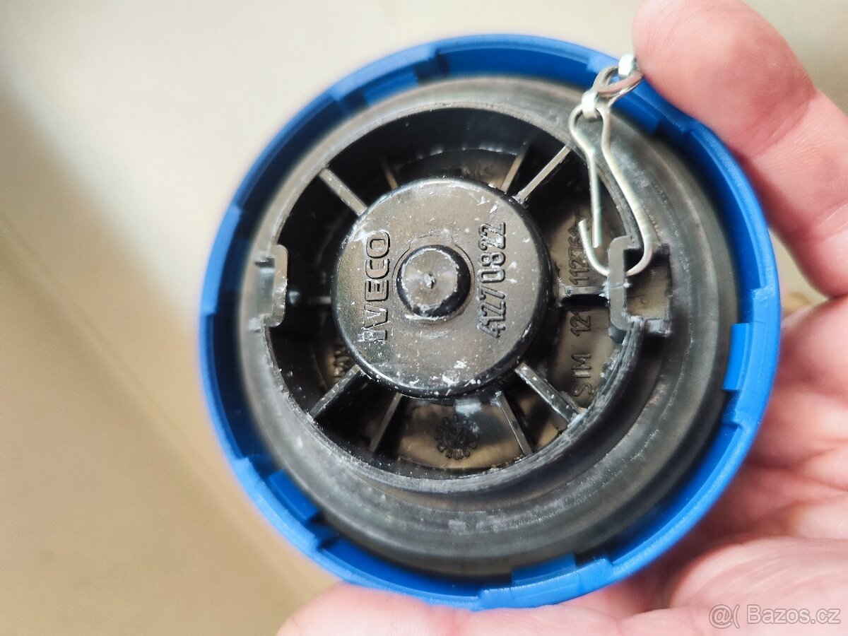 Uzamykatelné víčko nádrže AdBlue – Iveco, Renault, Scania, - 2