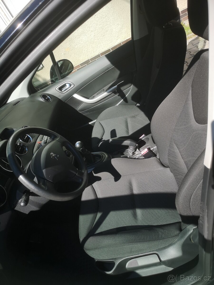 Peugeot 308 1.4i 100tkm Kup CZ Serviska Klima Nové pneu - 2