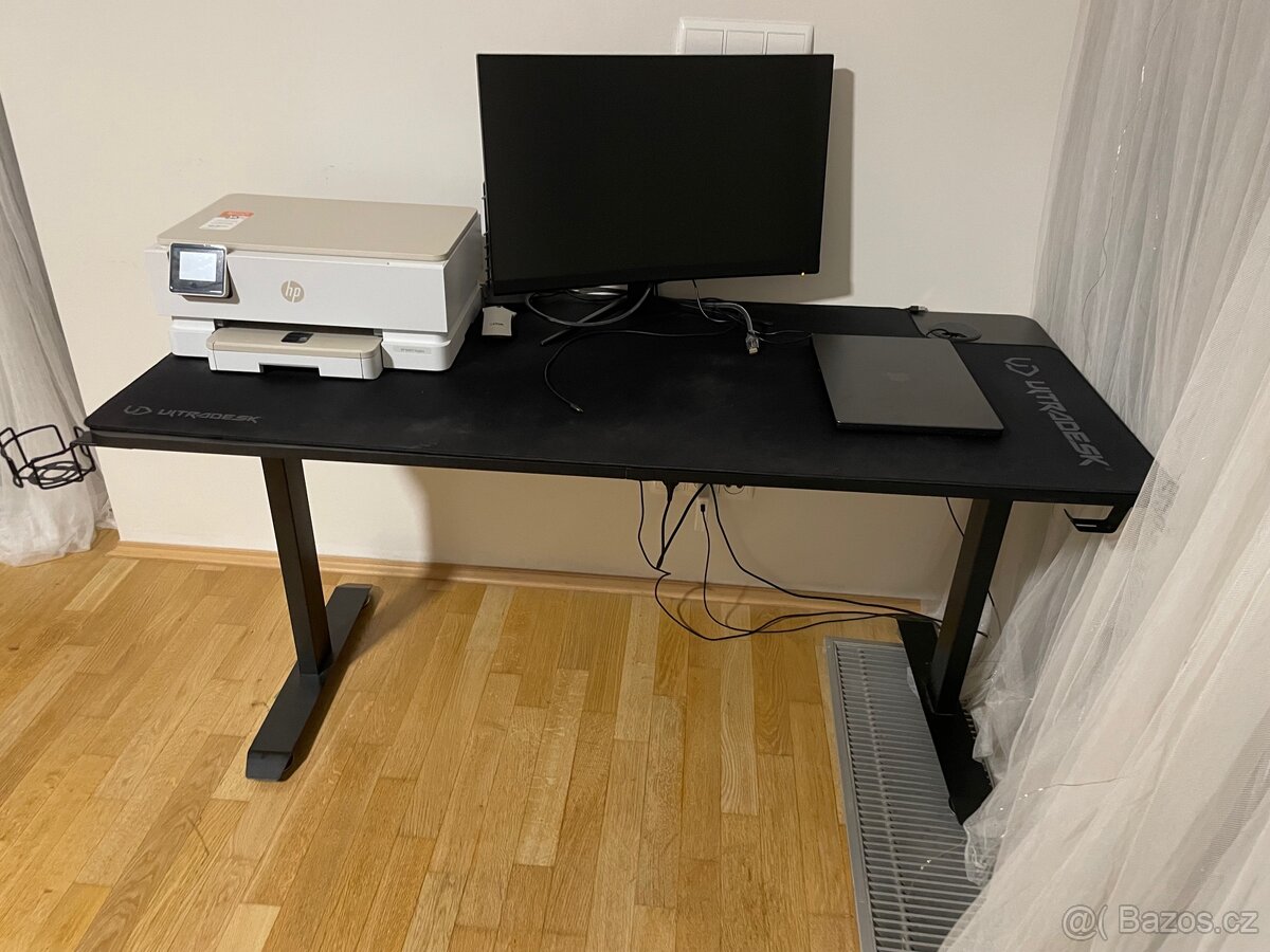 Herní / pracovní stůl + herní židle - 2