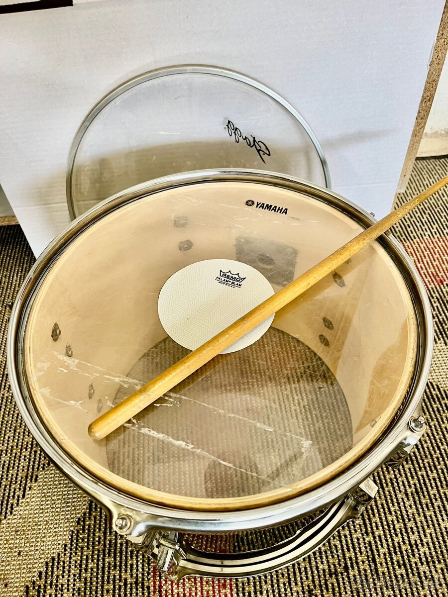 Buben na fandění. - 2