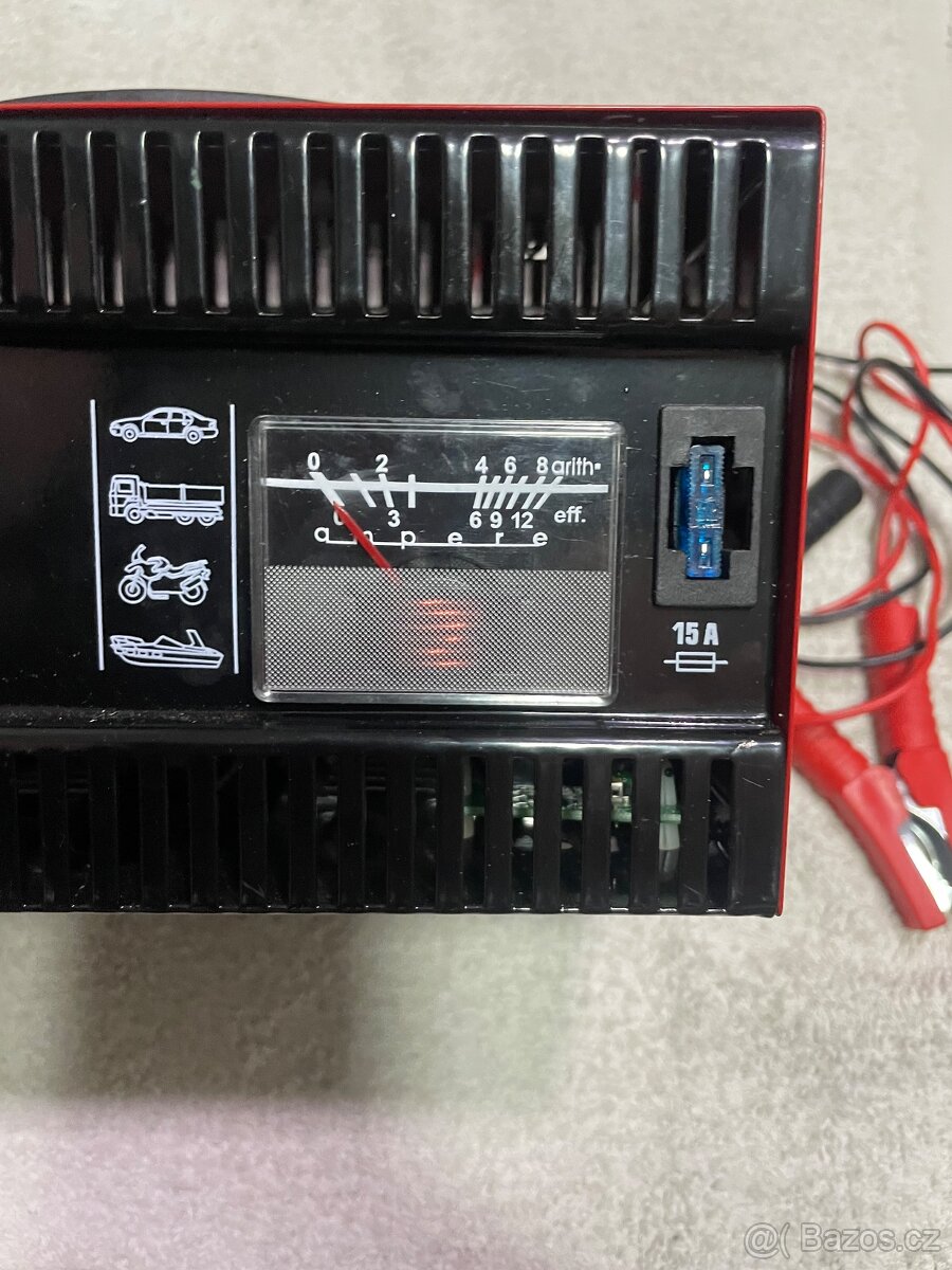 Nabíječka baterii Einhell CC-BC 10 E 10 - 2