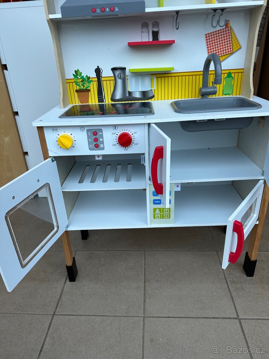 Dětská dřevěná kuchyňka Playtive Junior - 2
