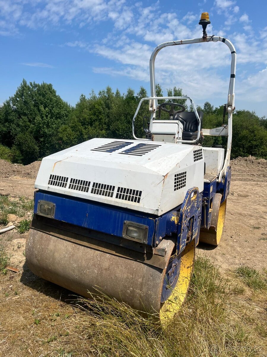 Vibrační válec Bomag BW135AD - 4000kg - 2