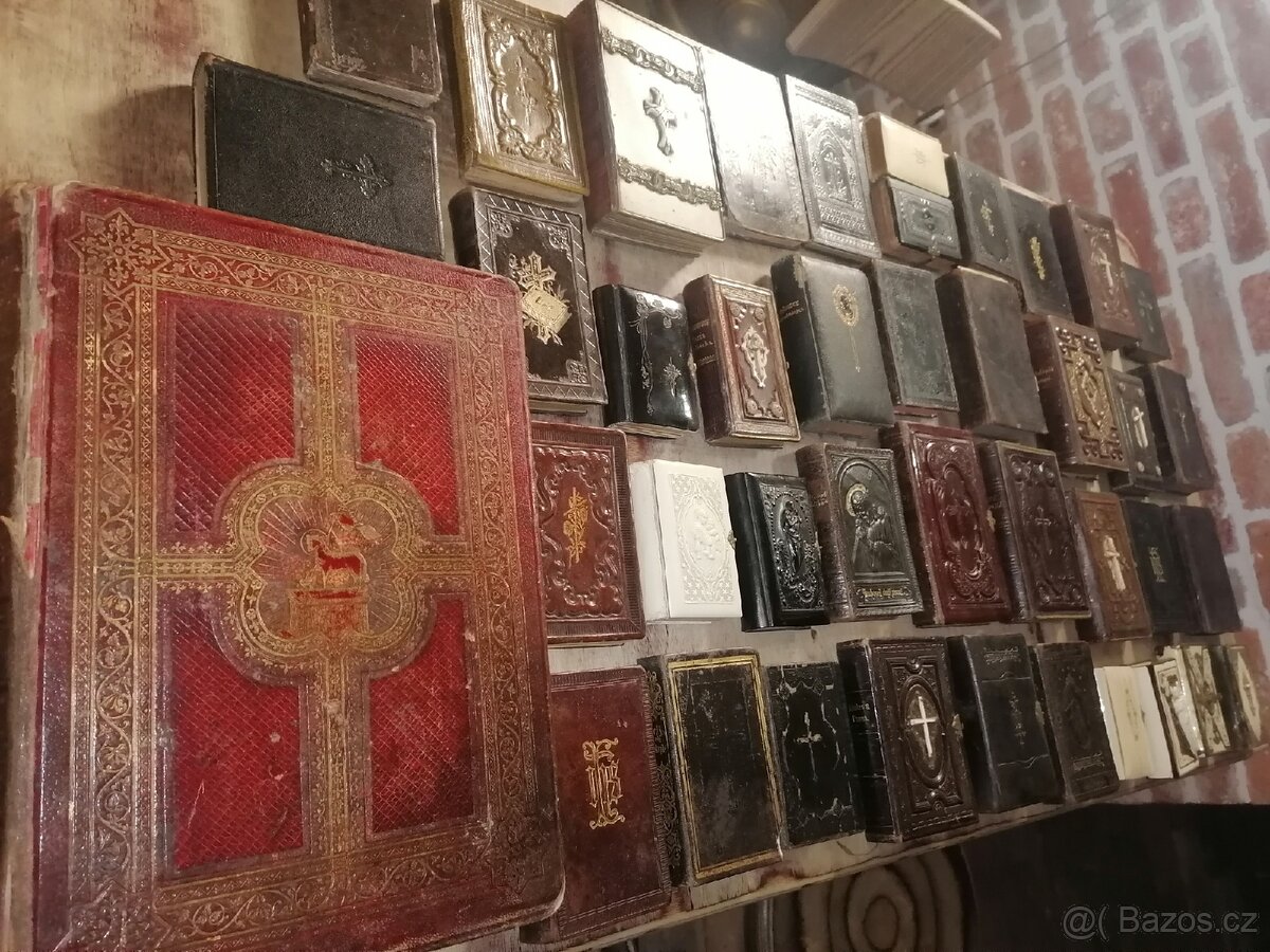 Modlitební knížky + římský misál - 2