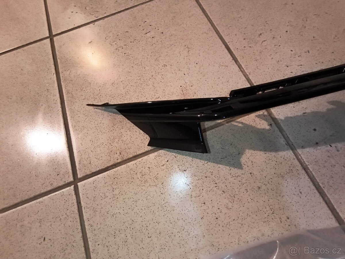 Peugeot 208 II lišta nad drilem - 2