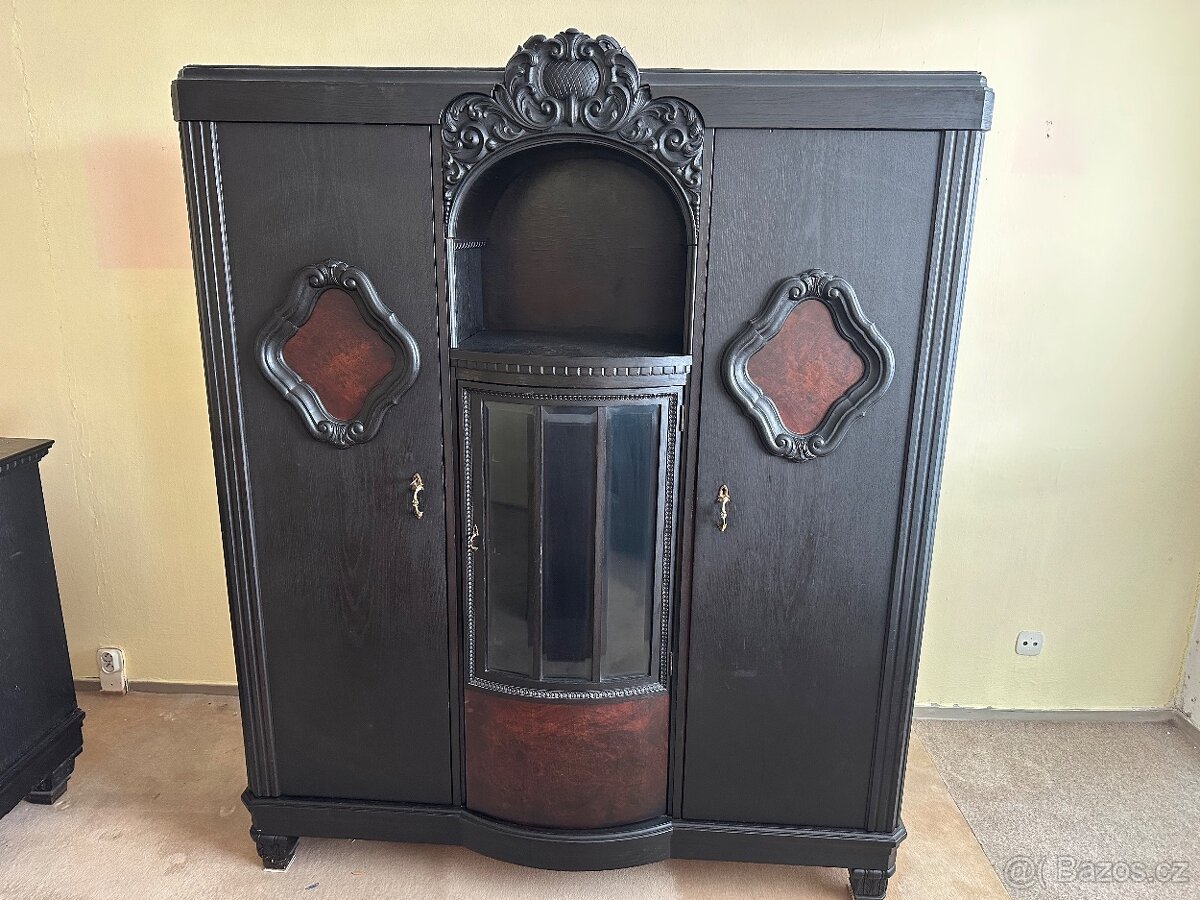 Starožitný nábytek - 2