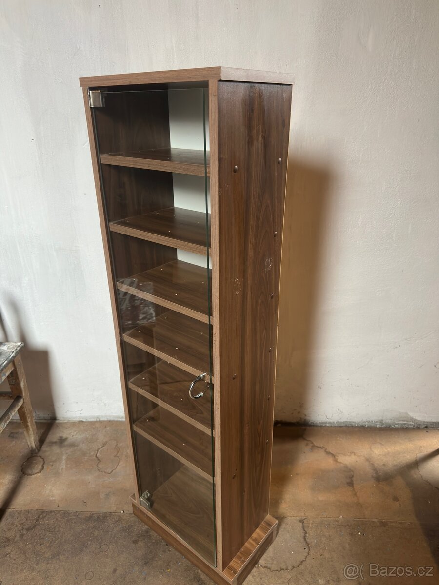 Vitrína - 2