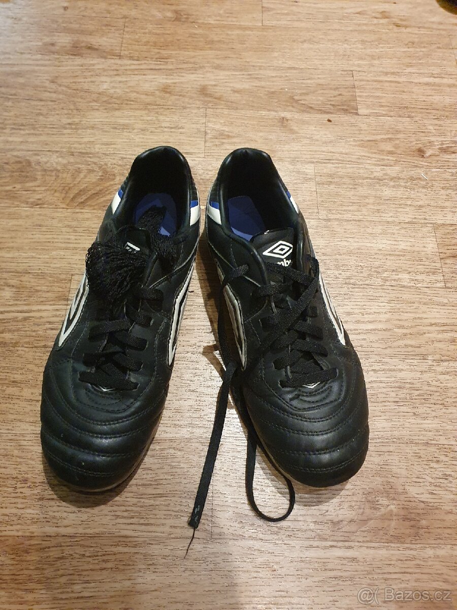 Kopacky + polobotky Umbro 41 - 2