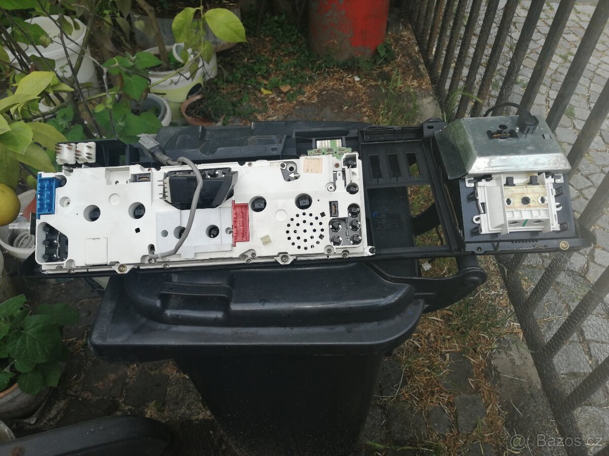 Renault 25 palubka - 2