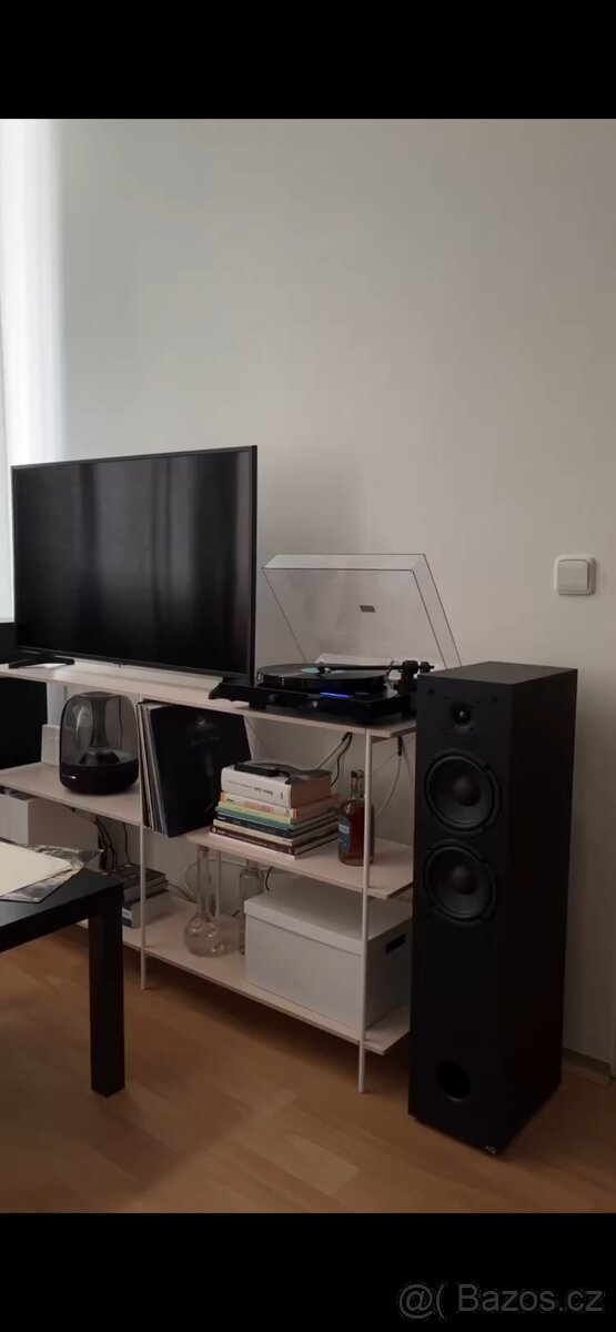 AQ Wega 53 MKIII černý jasan + kabely 3 m - 2