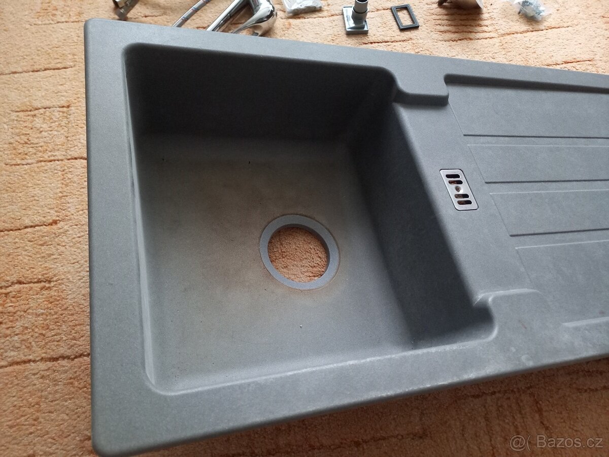 Kuchyňský dřez + baterie - 2