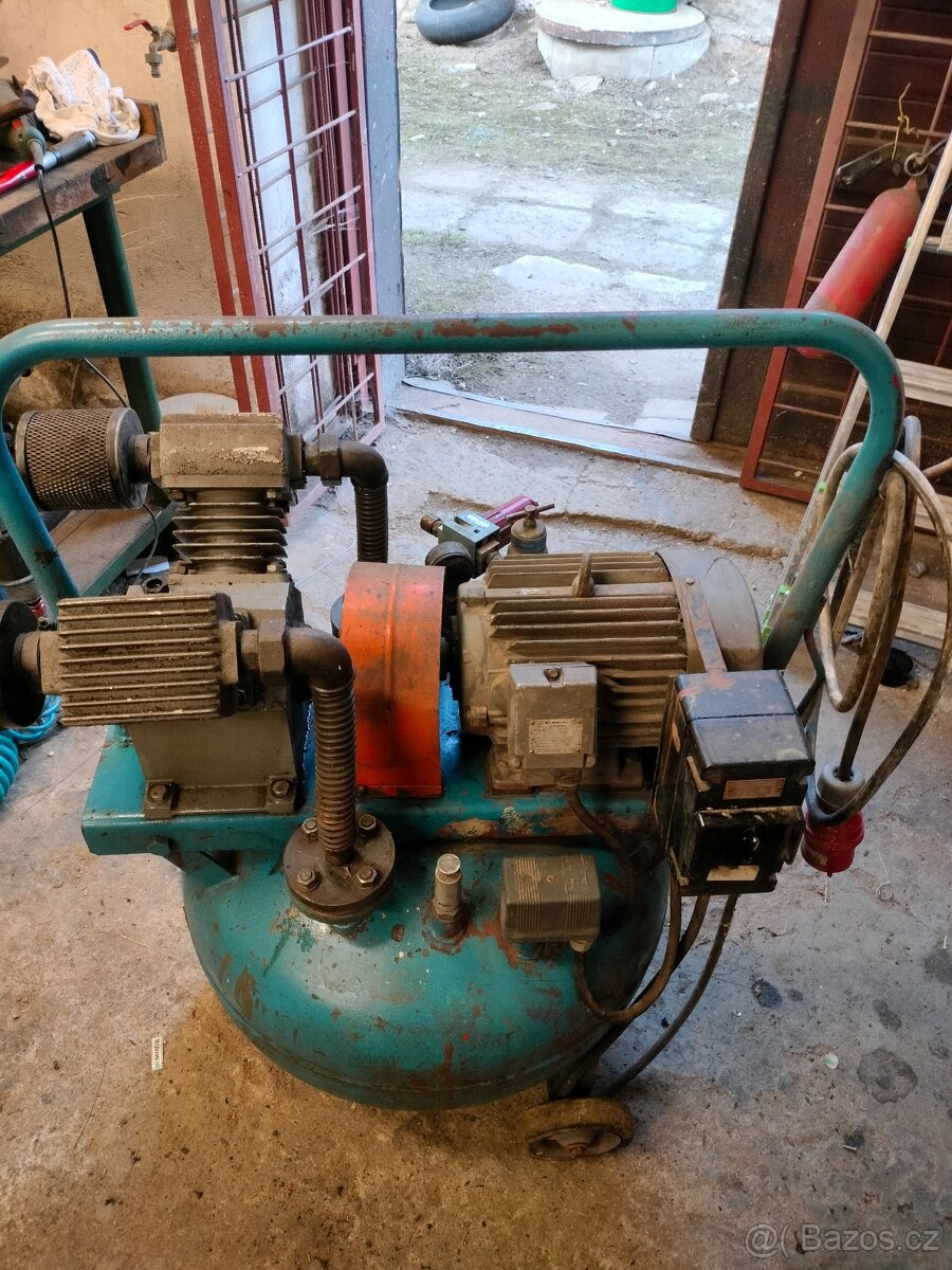 Kompresor dvoupist TOS Čelákovice - 2