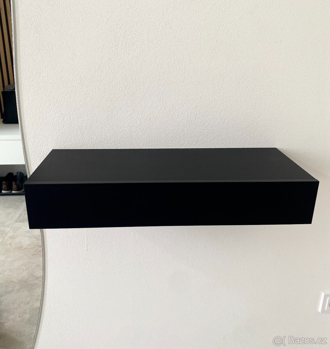 Černá nástěnná šuplíková skřínka polička - 2