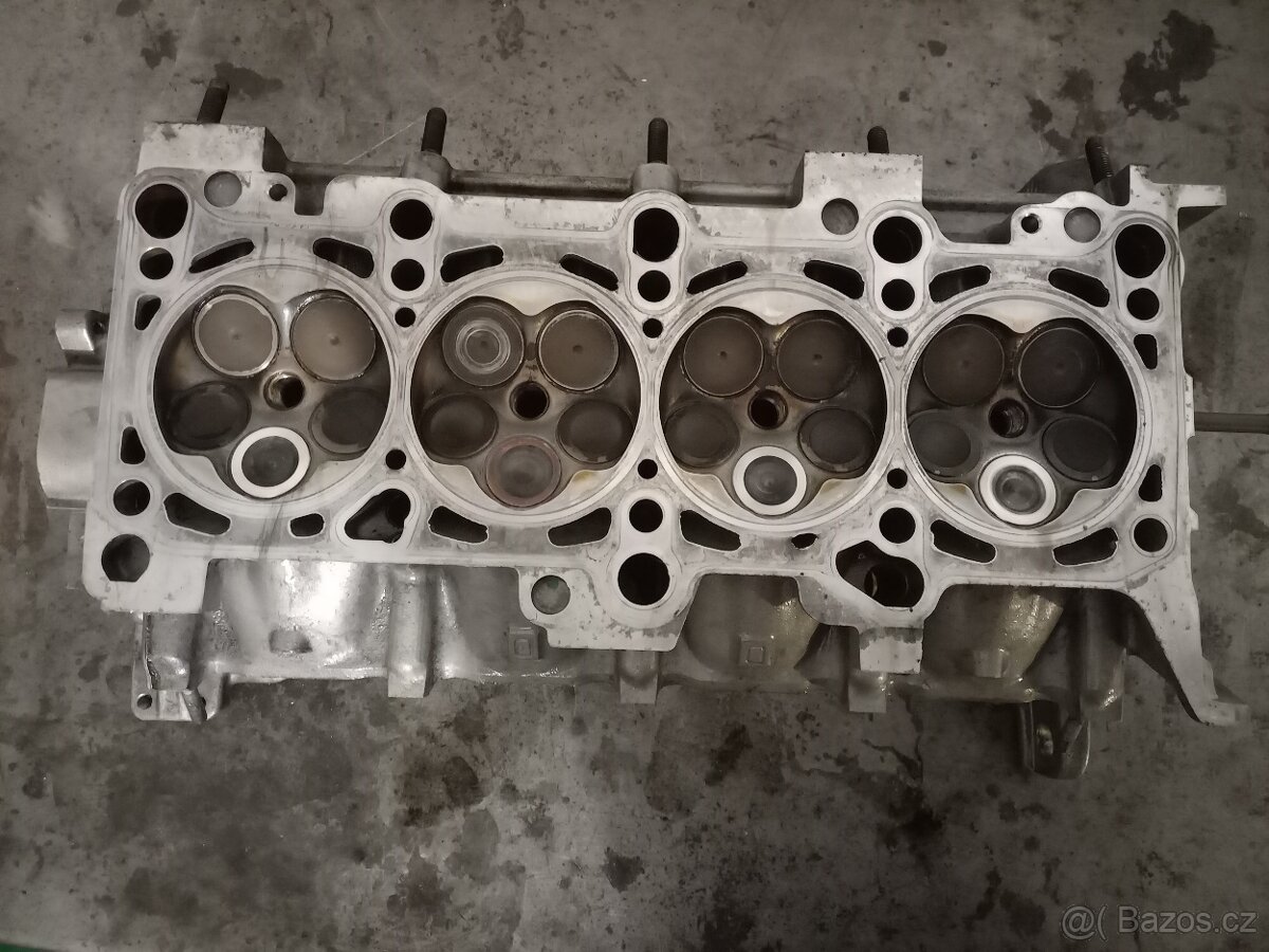 1.8 turbo , hlava motoru - 2