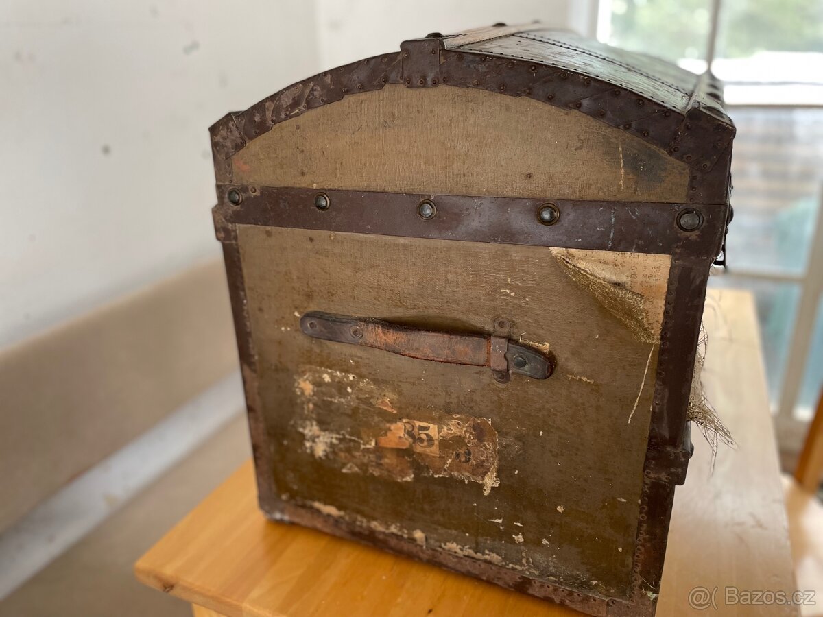 Starožitný kufr s klenutým víkem – k renovaci - 2