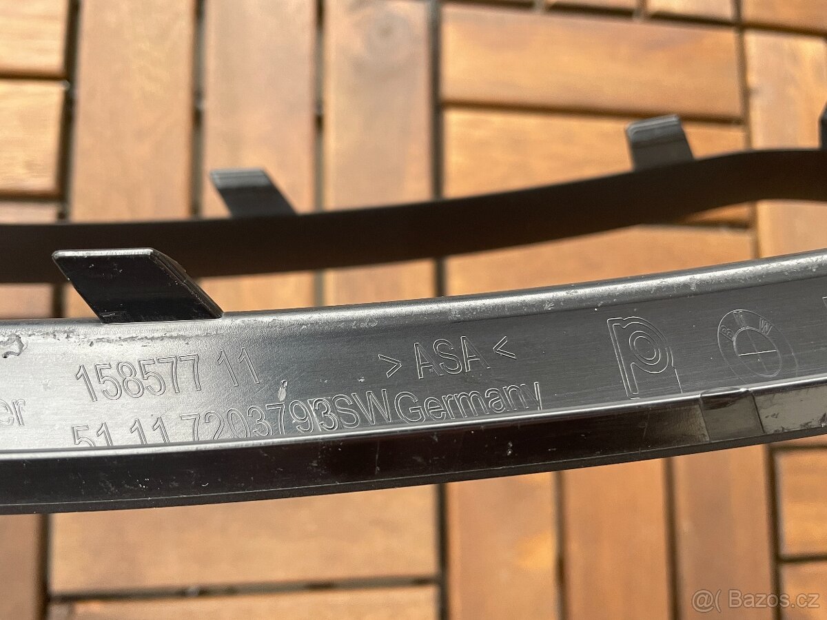 BMW Z4 e89 - rámeček mřížky předního nárazníku 51117203800 - 2