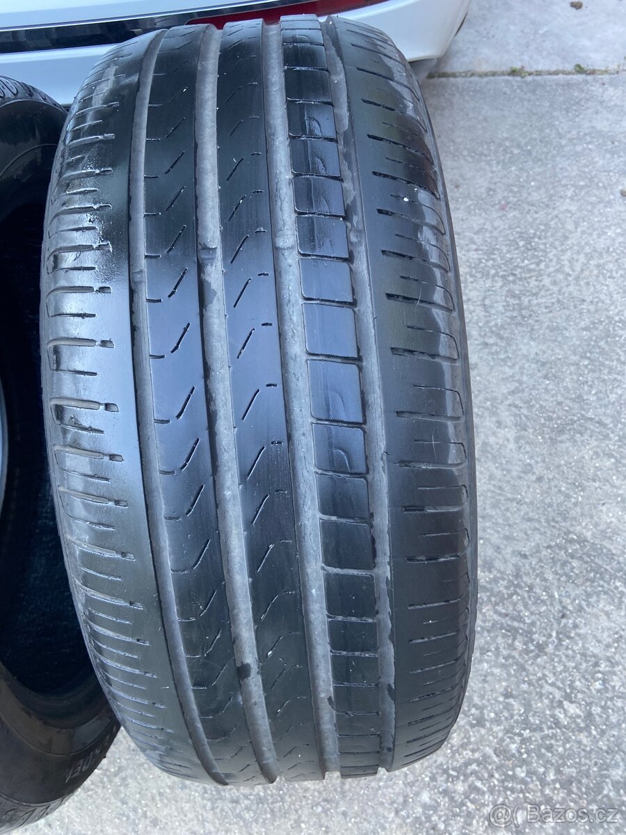 Pneu Pirelli 255-45-19 - 2