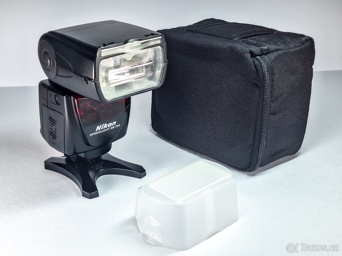 Blesk Nikon SB-700 - 2