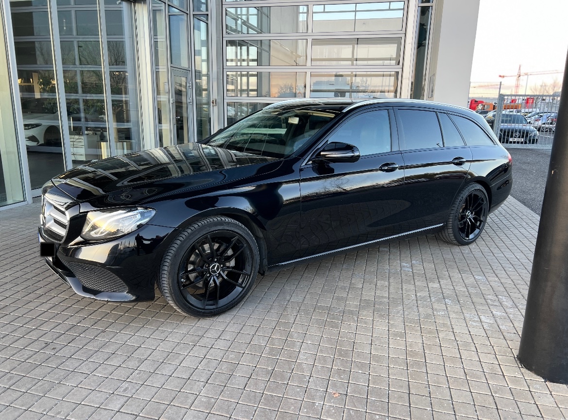 MERCEDES-BENZ E220d - 2