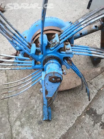 Prodám vyorávač brambor za malotraktory včetně kardanu viz f - 2