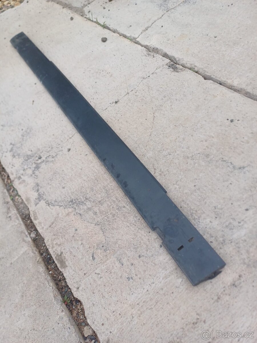 Dodge challenger widebody práh - 2