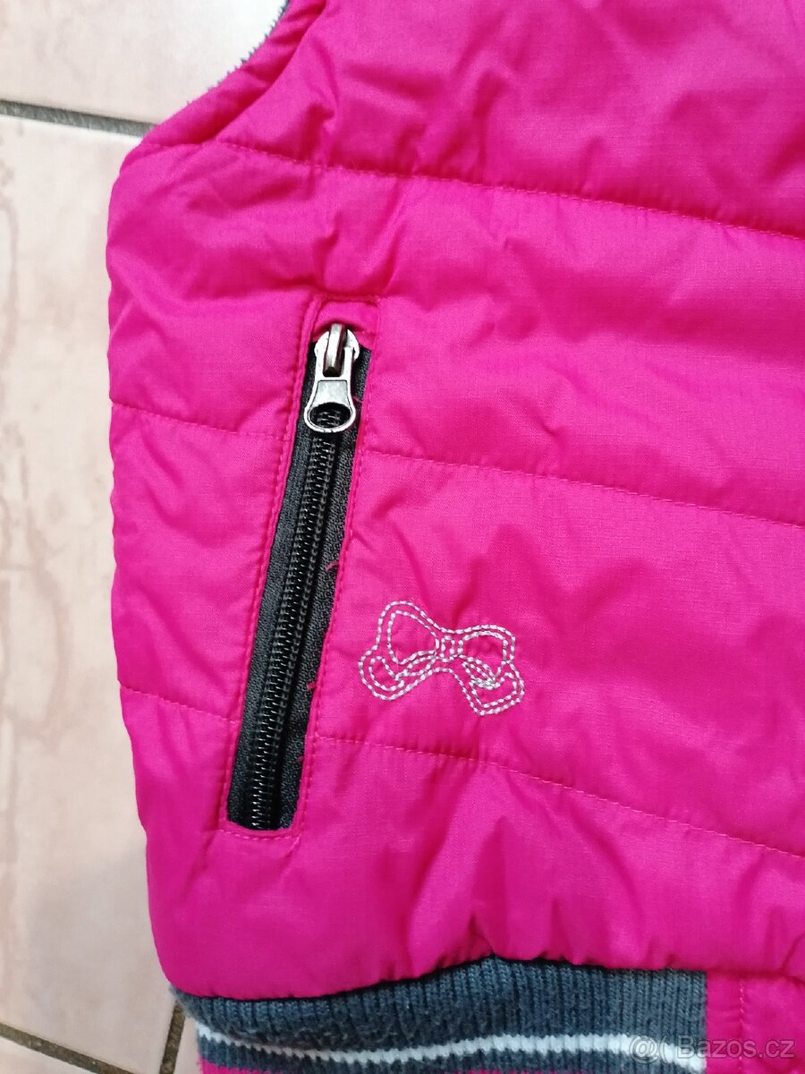 Dívčí, zimní vesta vel. 110 zn. Kugo - 2