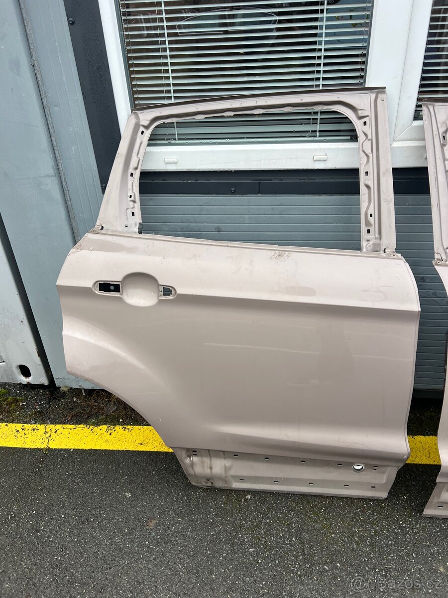 Ford Kuga dveře mk2 pravé - 2