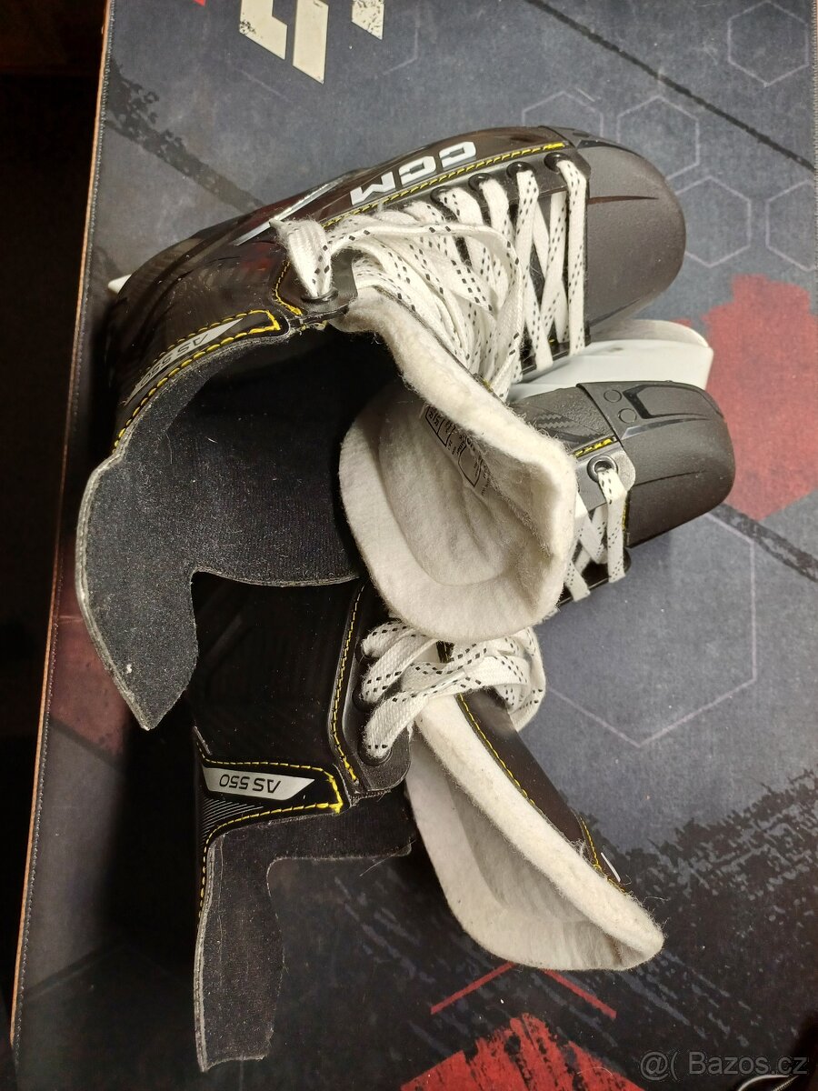Brusle CCM Tacks AS 550 vel. 40,5 - 2