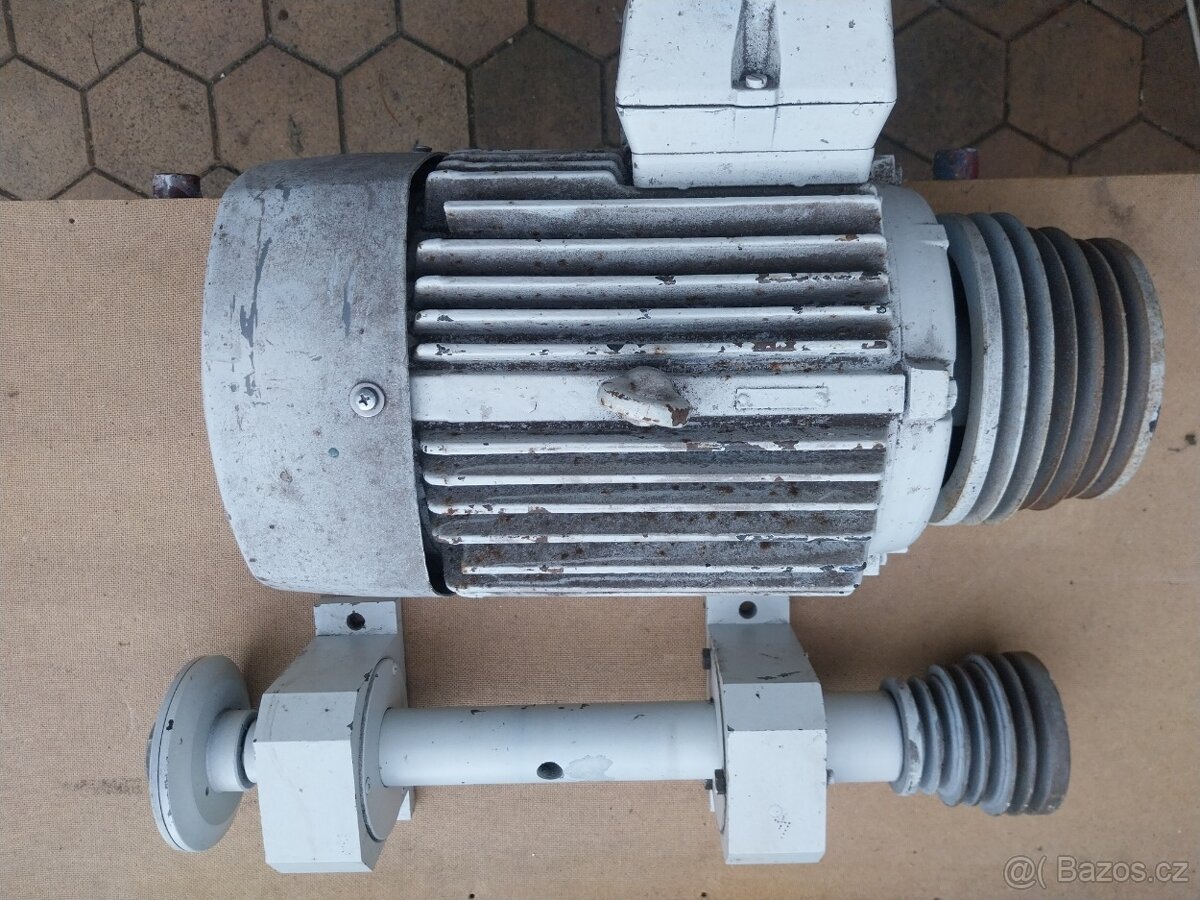 Hřídel s motorem na formátku - 2