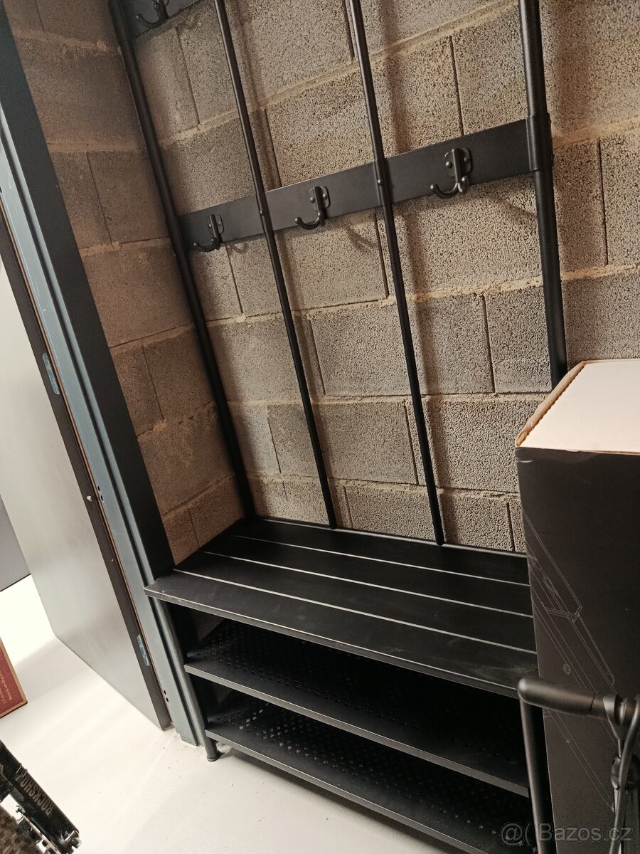 Kovový věšák - 2