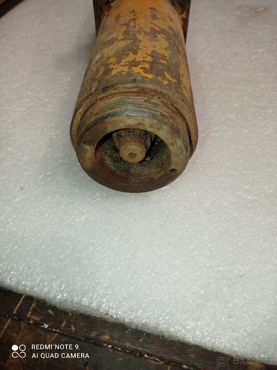 UN-053 hydraulický rozvaděč ZTS - 2