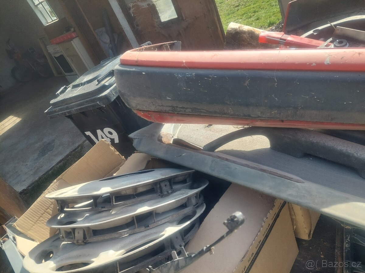 Mercedes W124 díly - 2