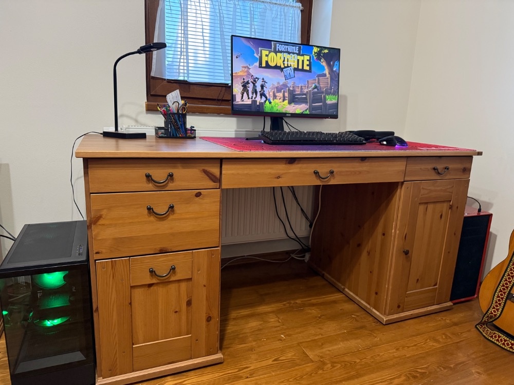 Psací / pracovní stůl - 2