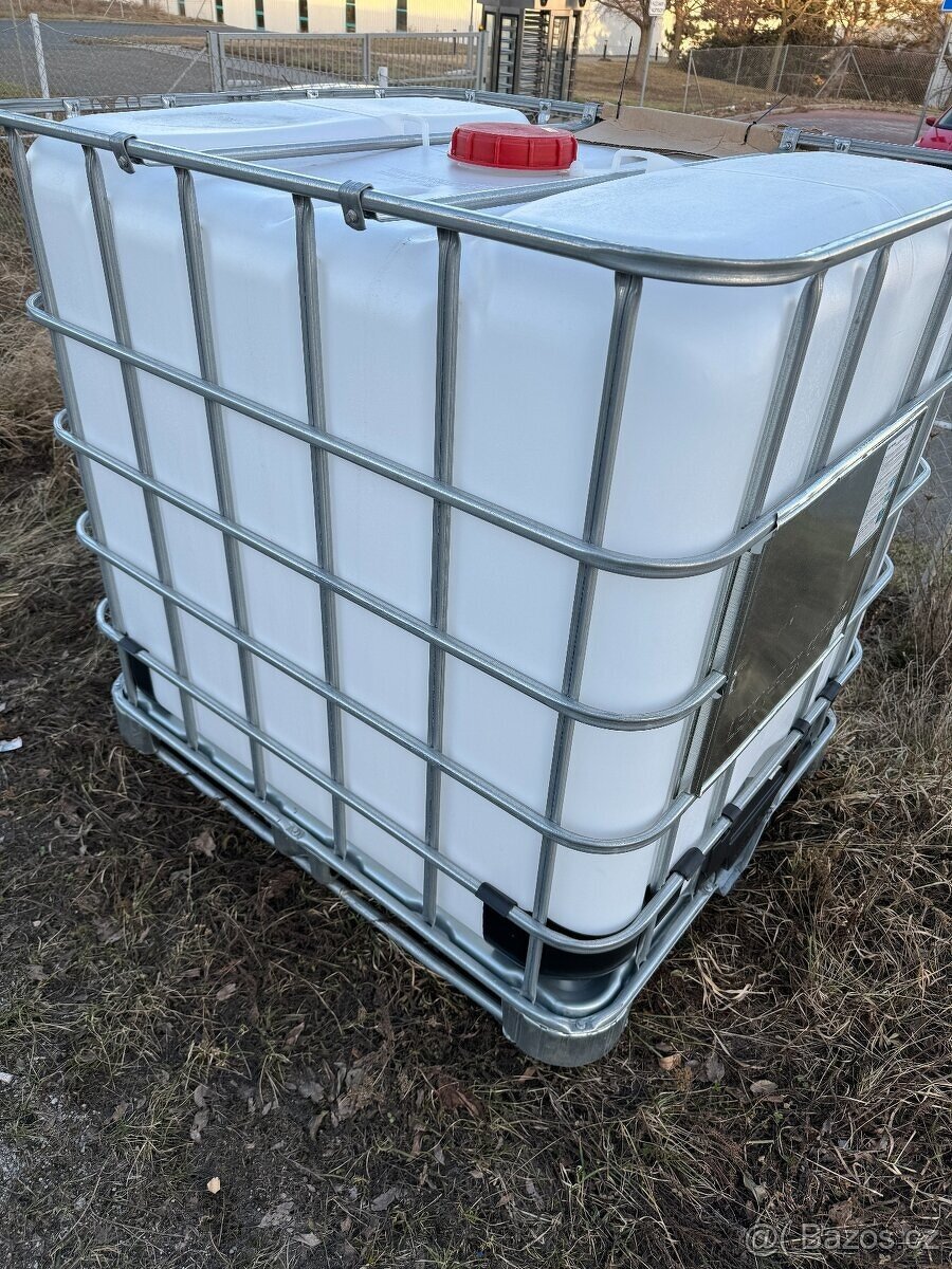 IBC nádrž 1000L - 2